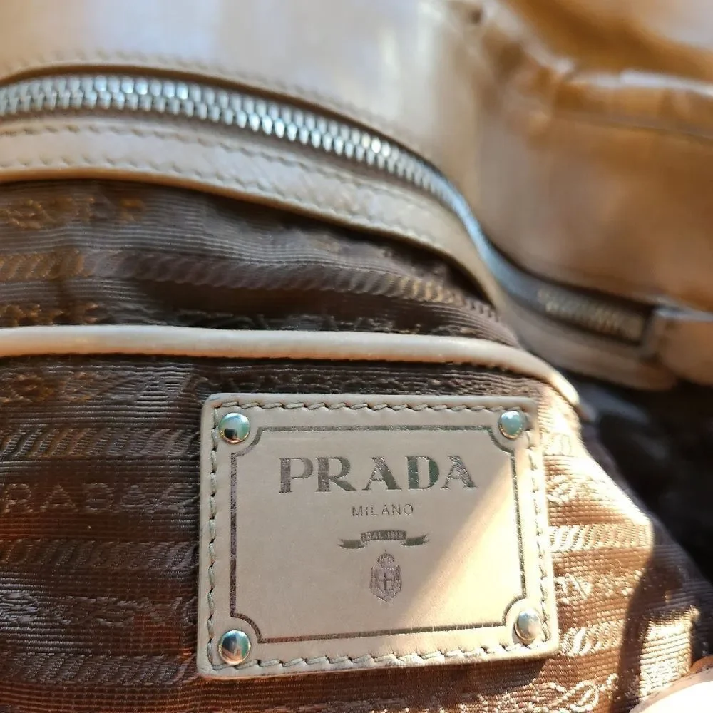 PRADA MATELASSÉ Leather Flap Hobo bag in GUC